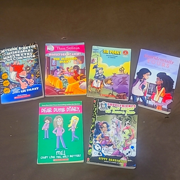 PreTeen Novels - Picture 1 of 6